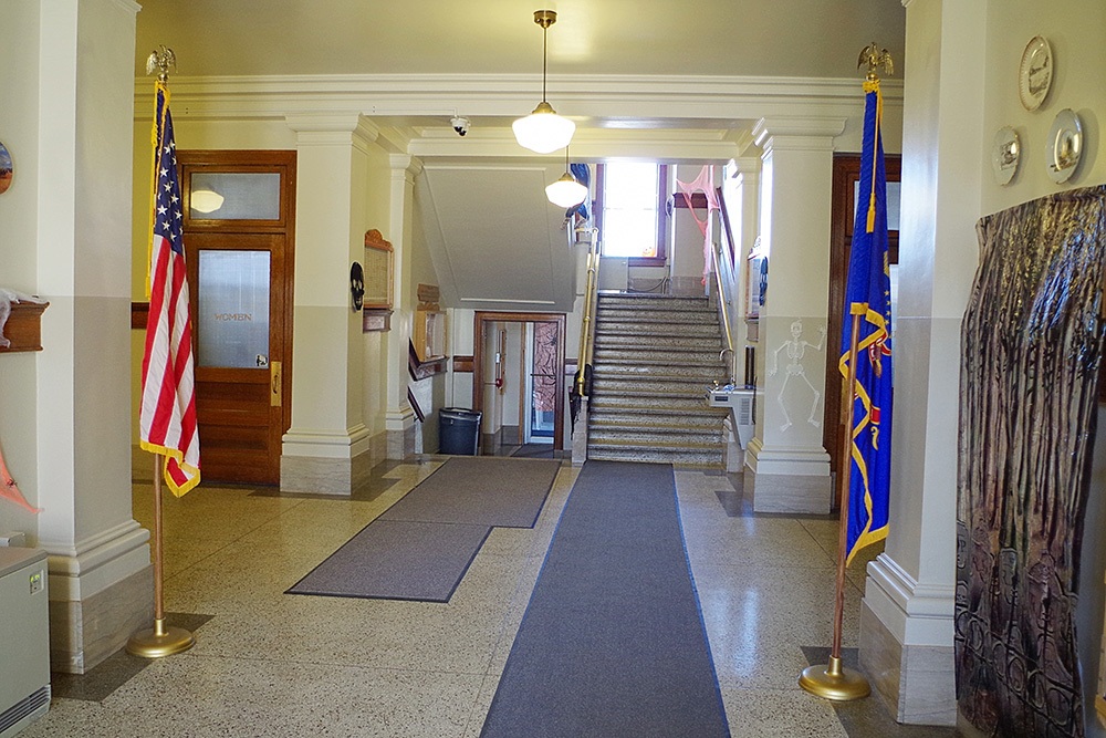 81d18