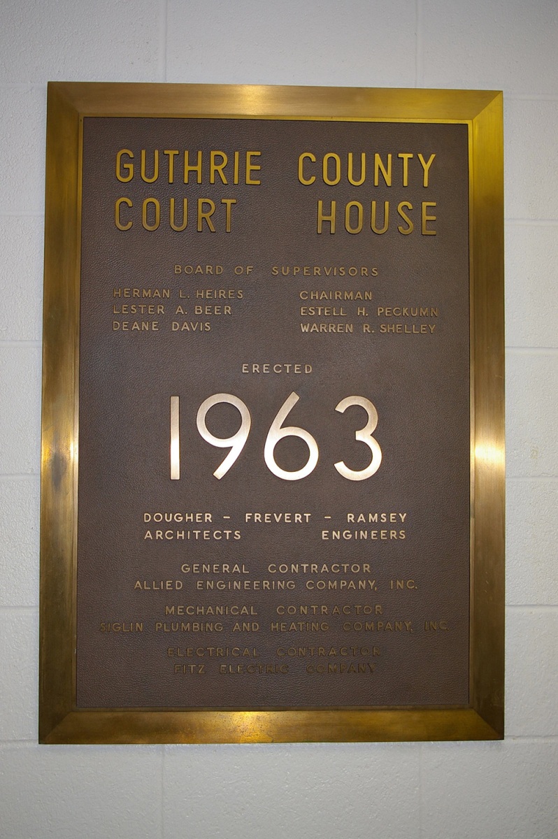 0692i08