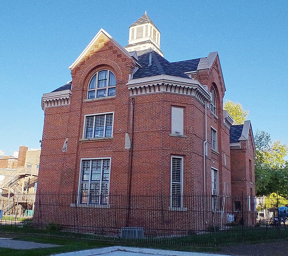 452n23