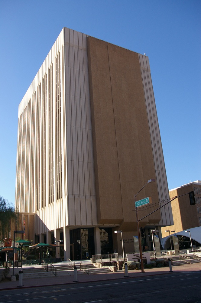 0025az08