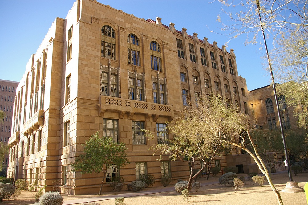 0015az08