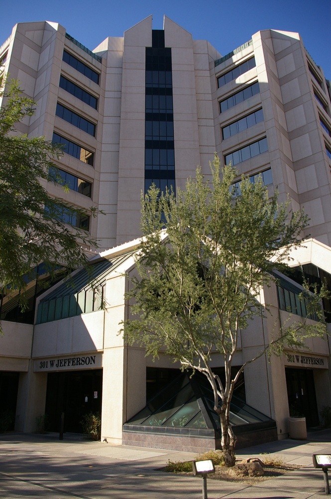 0033az08