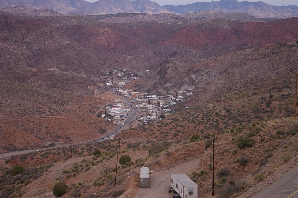 0563az08
