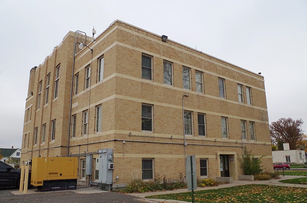 1842n23