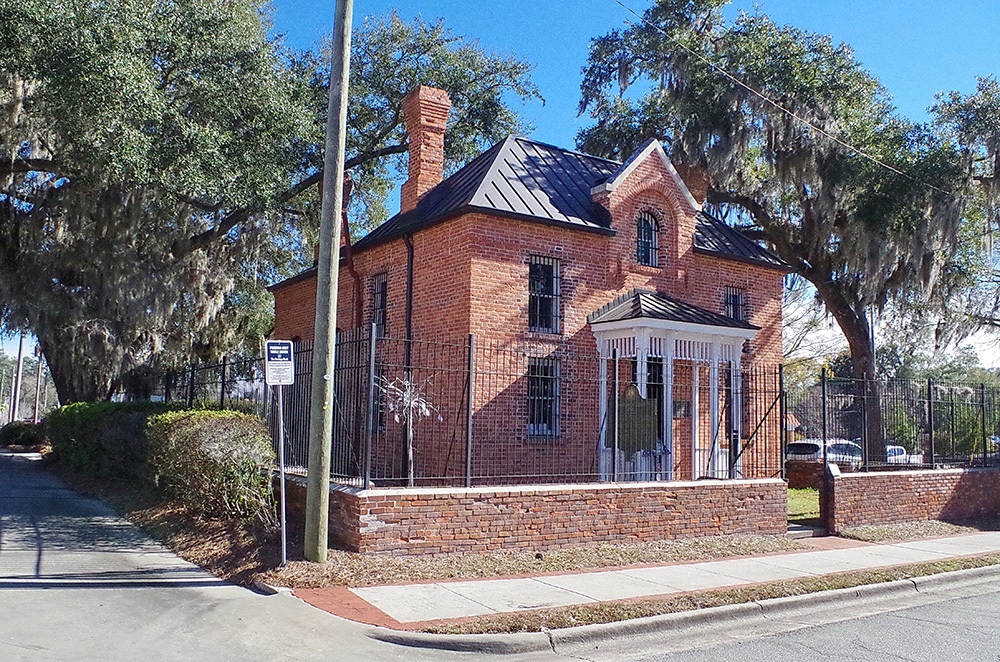 1021g24