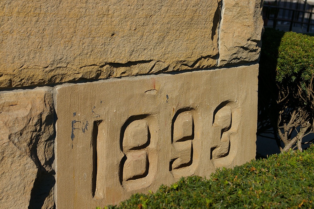 0448i-i08
