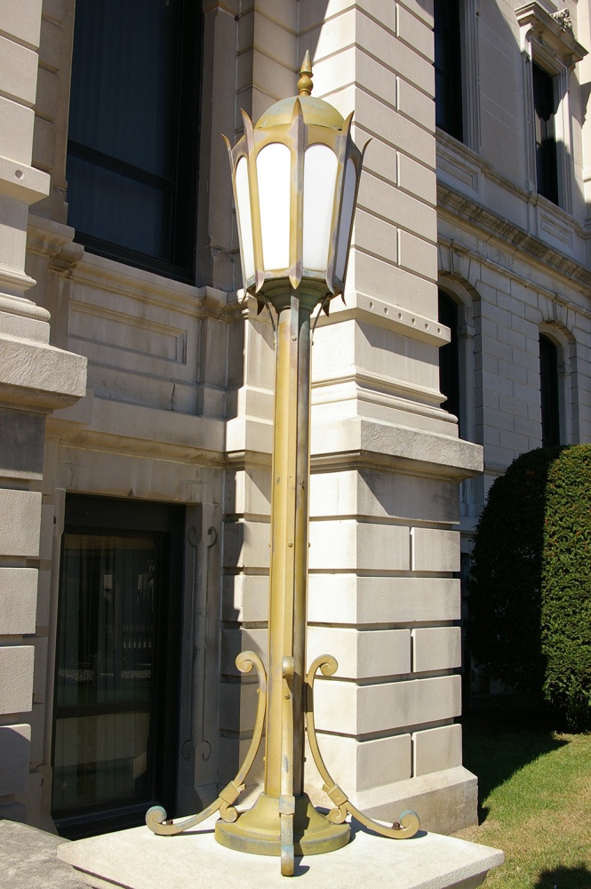 0457i-i08