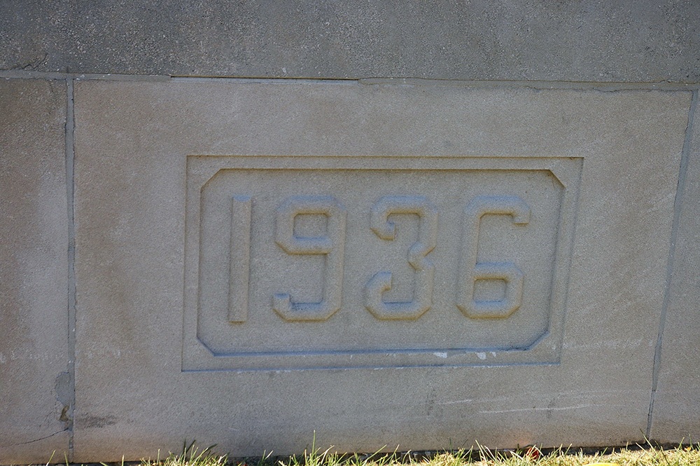 1046i-i08