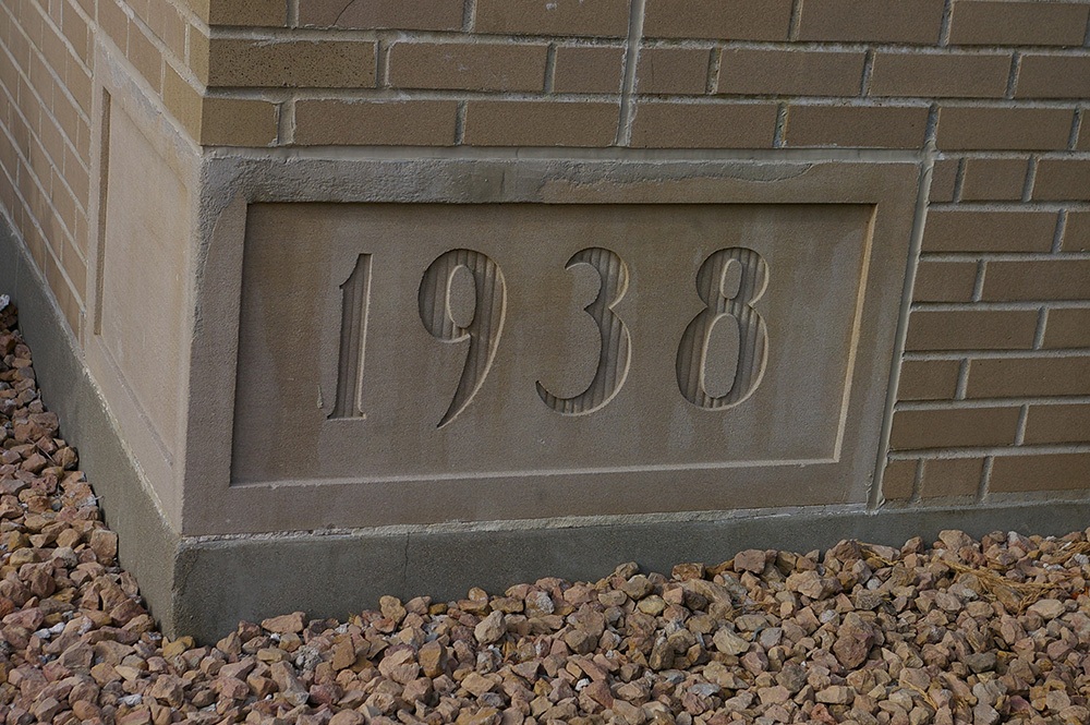 0170i08