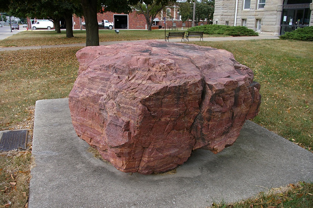 0479i08