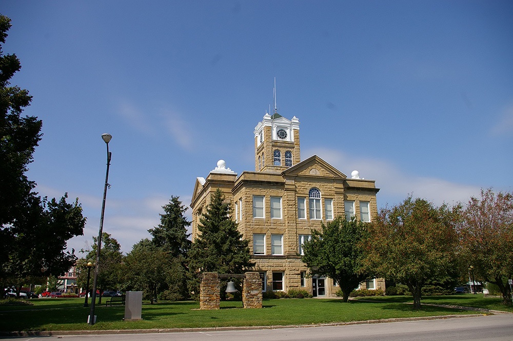 1045i08