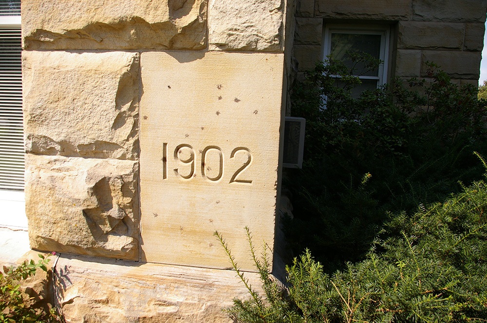 1051i08