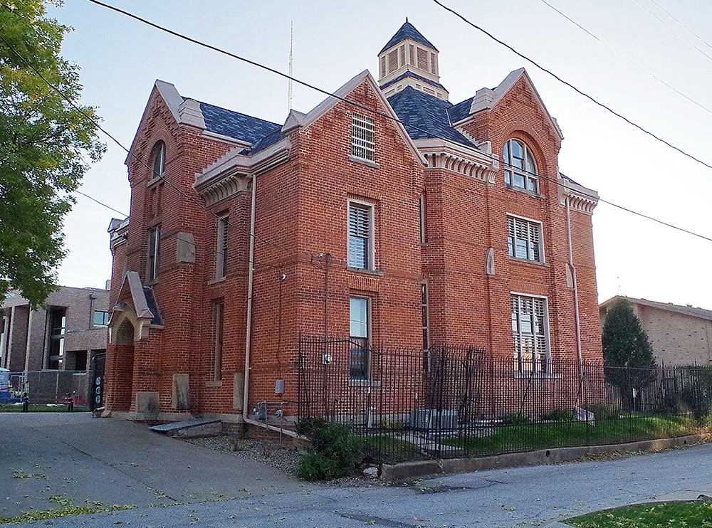 449n23