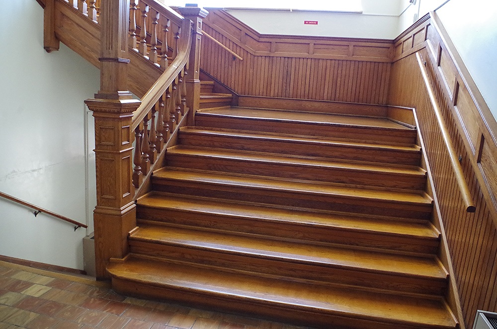 498m23