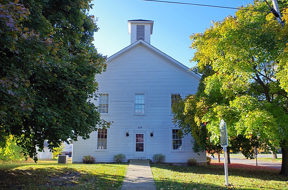 823w22