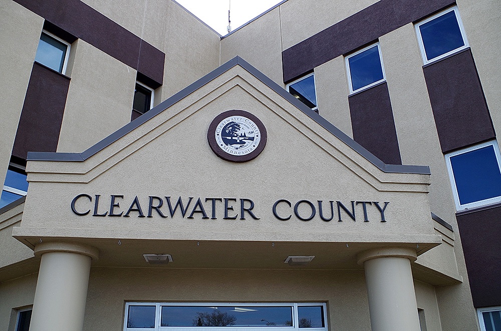 28m19