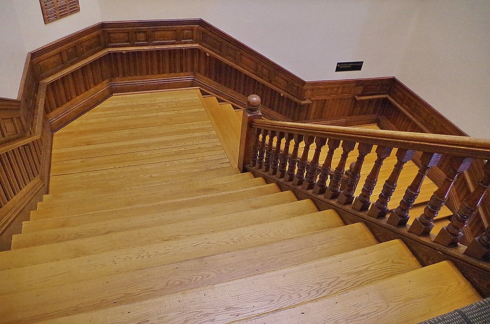 524m23