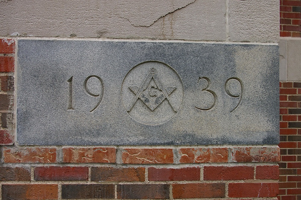0551m09