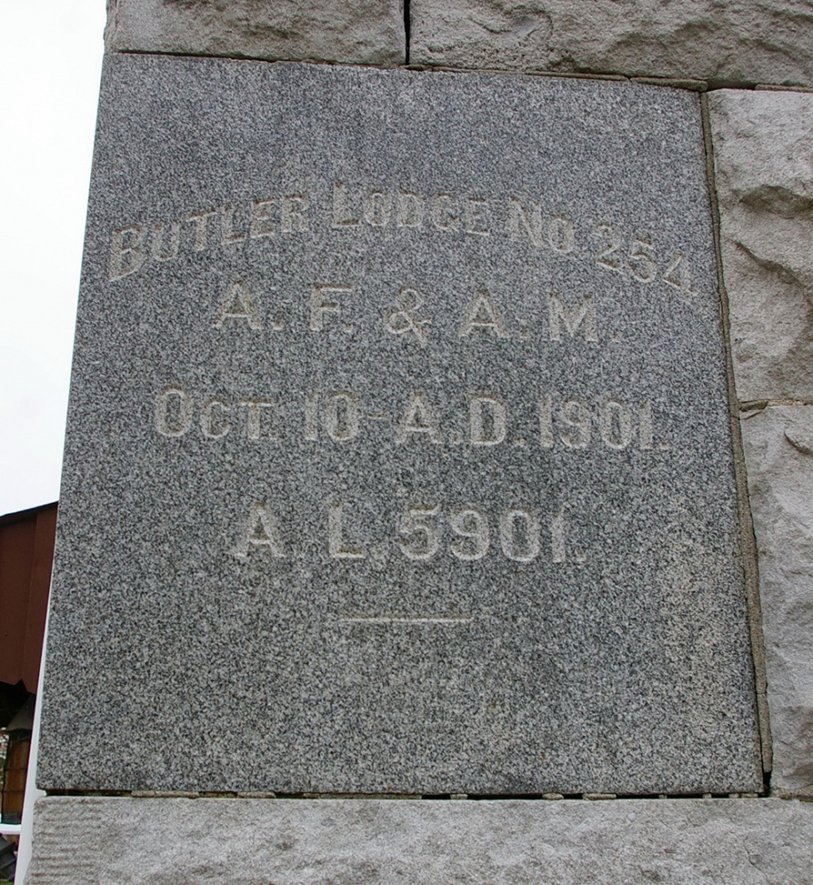 1021m09