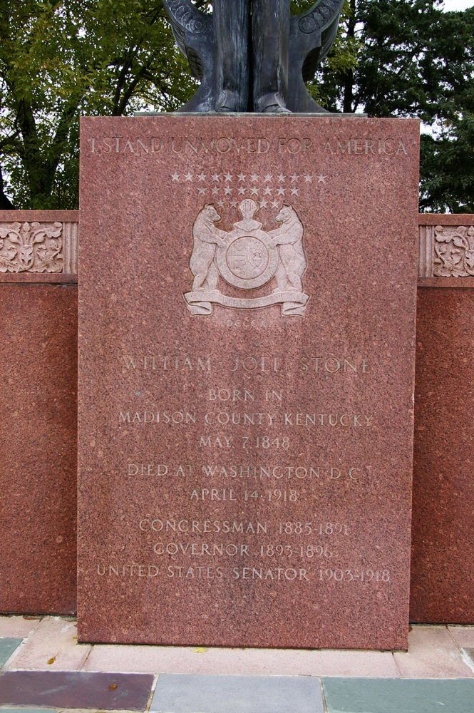 1032m09