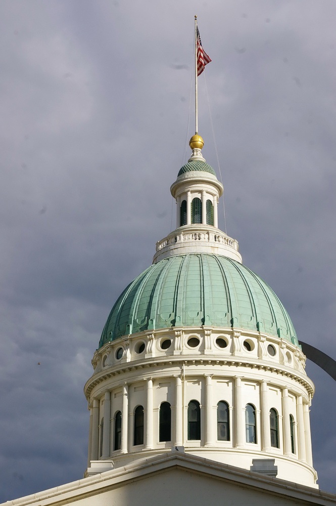 1587m09