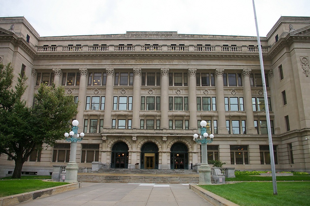 0372i08