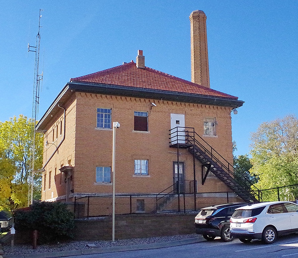 443n23
