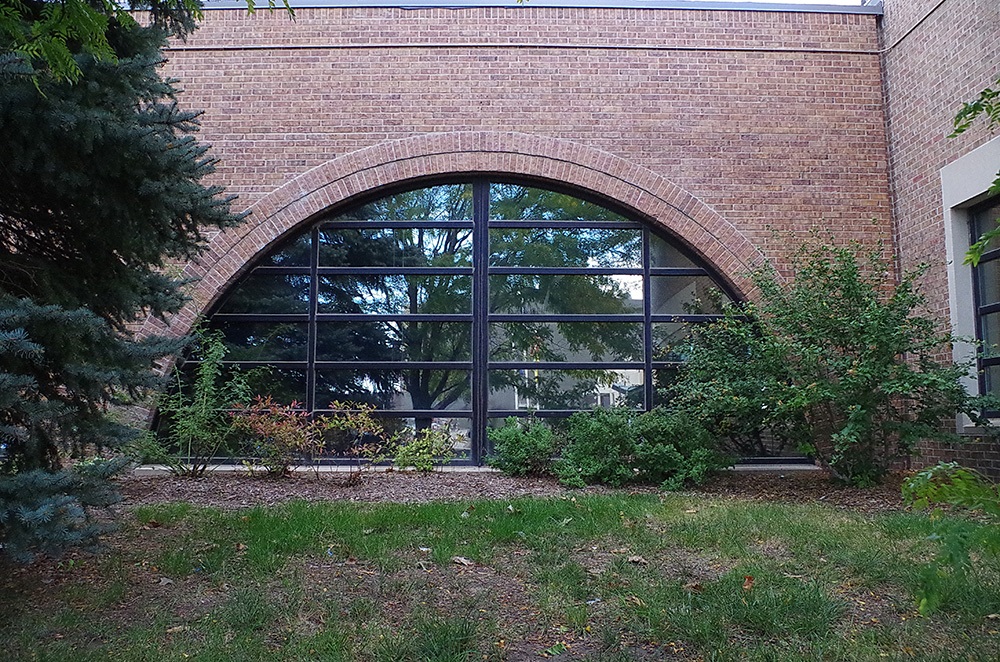 574n23