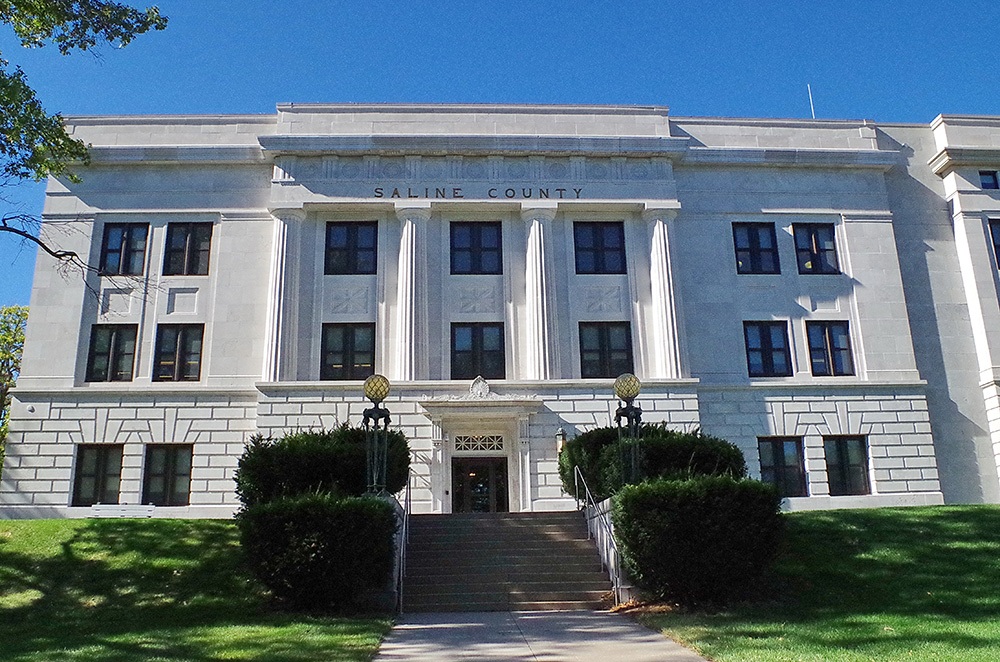 922n23