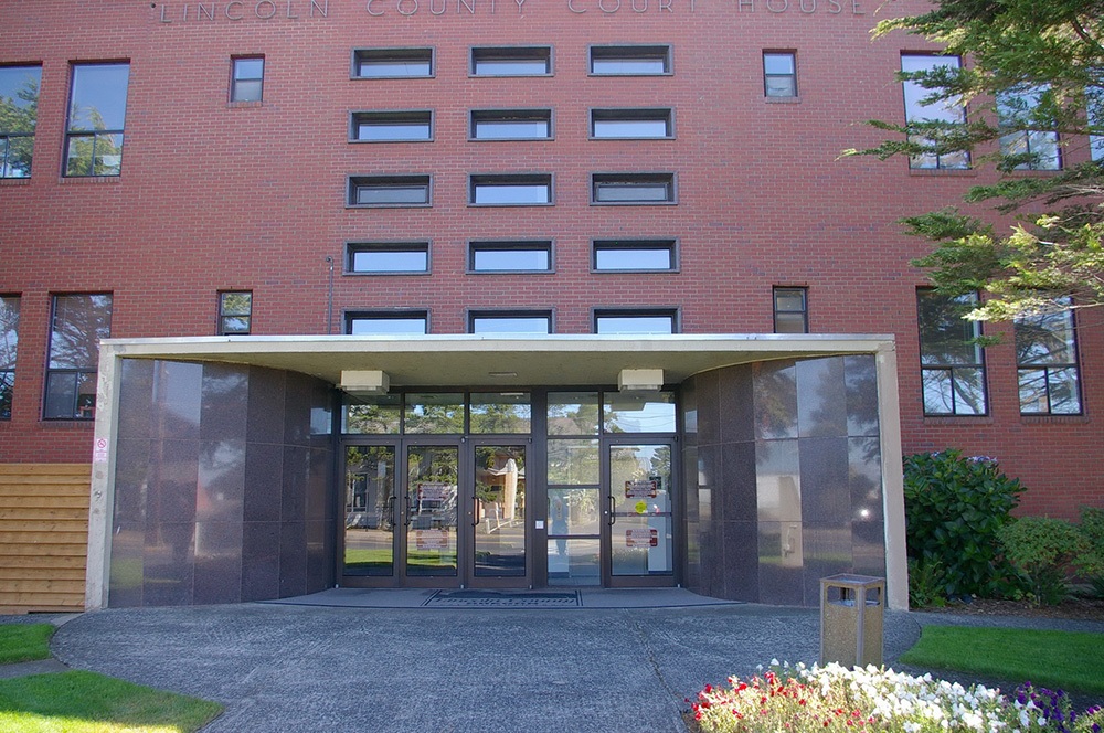 563o12