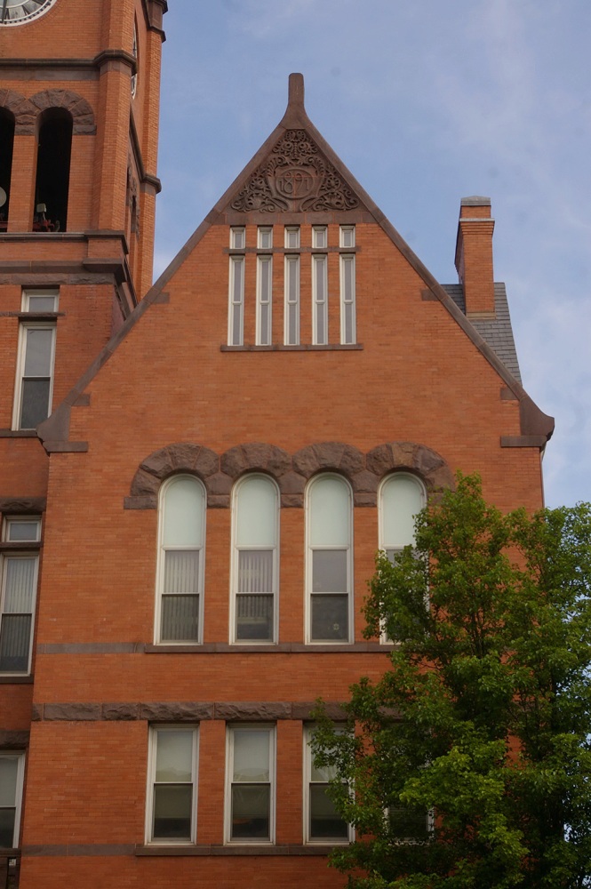 1611o15