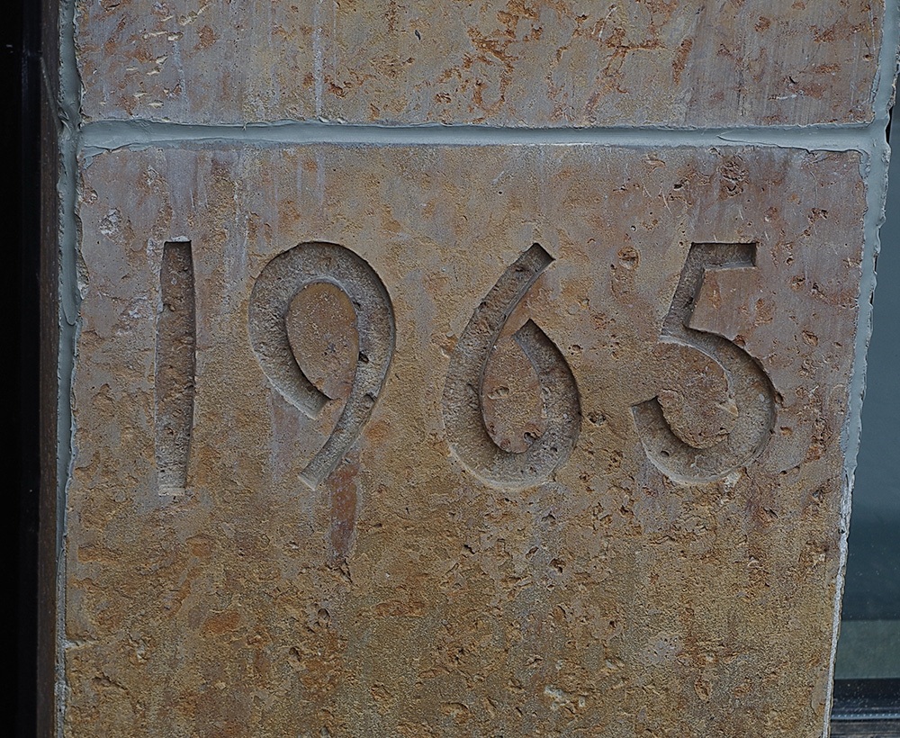 682m19