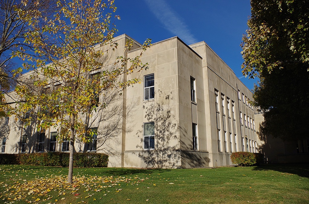 271w22
